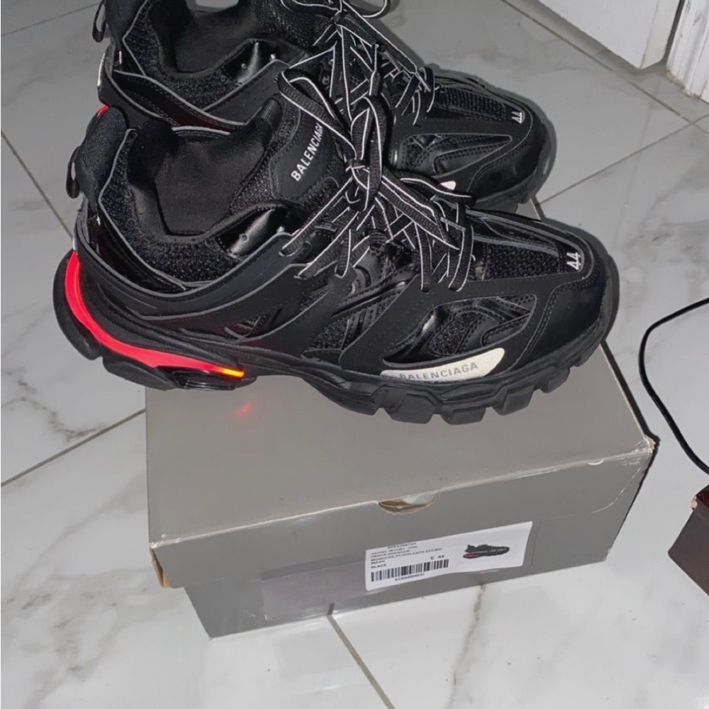 Balenciaga Black Sneakers with Red Glow - Picture 2 of 3